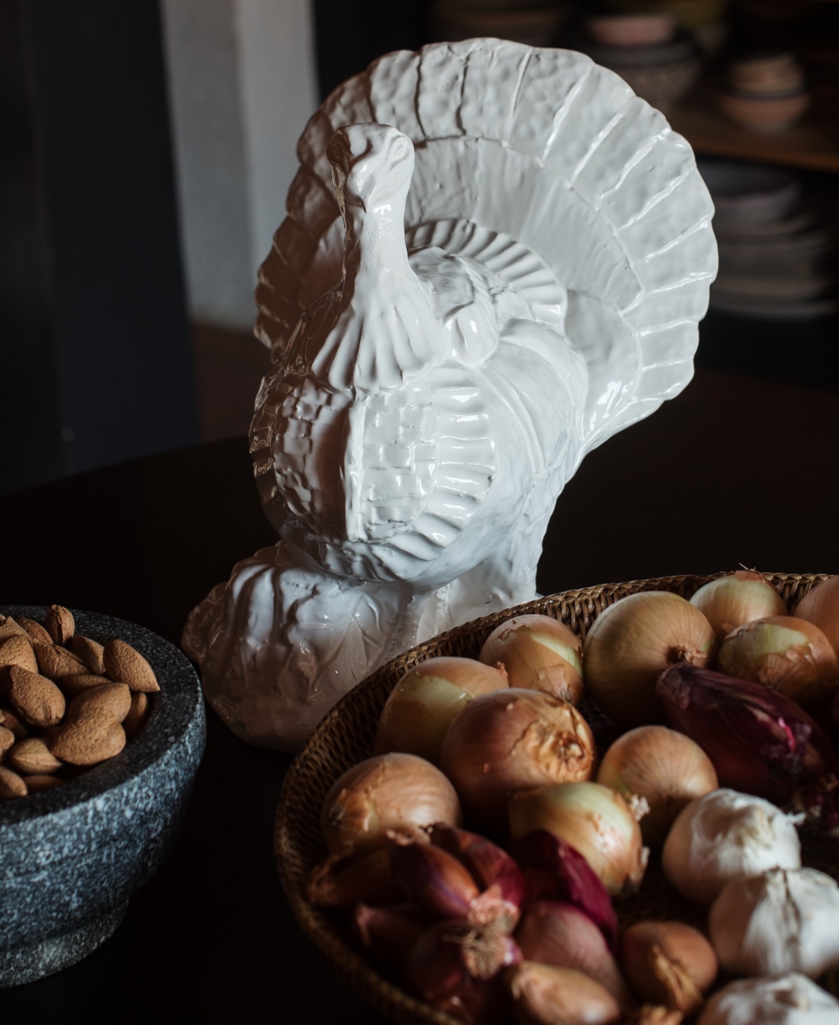 Vietri Pietra Tacchino Figural Statue In White