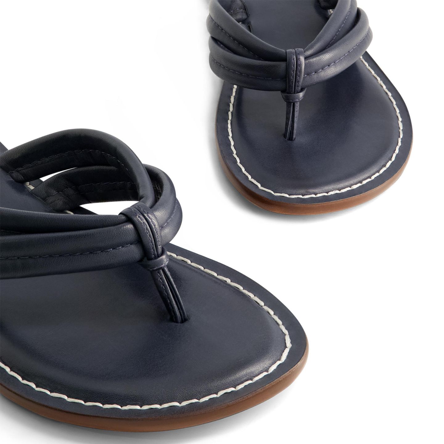 Женские сандалии Bernardo Footwear Miami Thong, цвет: Тёмно-синий — фото 2