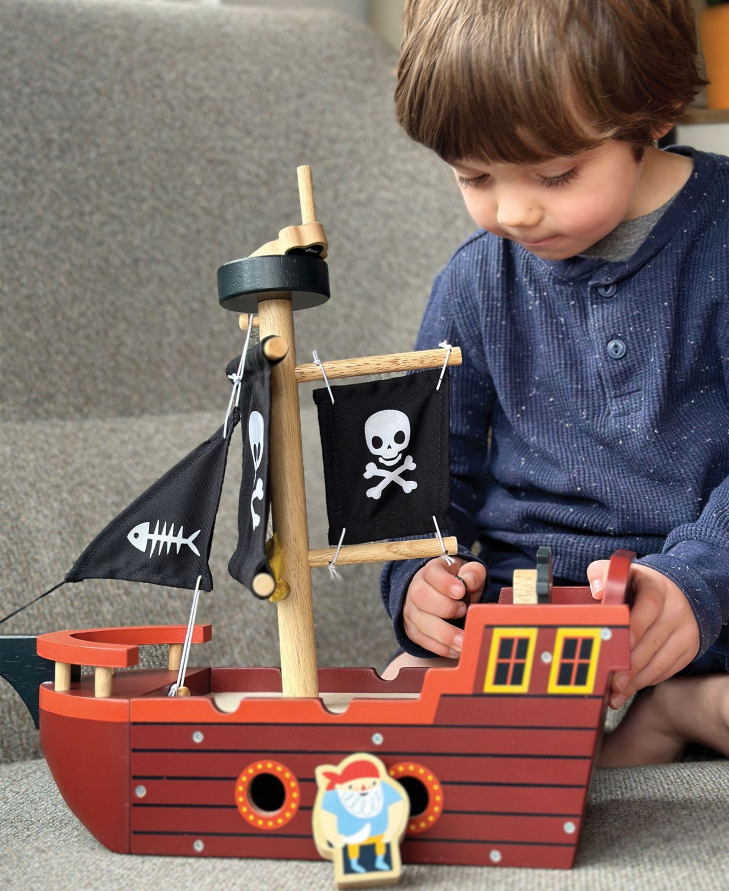 Детские фигурки Mentari Toys Fishbones Pirate Ship with Spinnable Wheel and Cannon 6-Piece Playset, Ages 3+ — фото 6