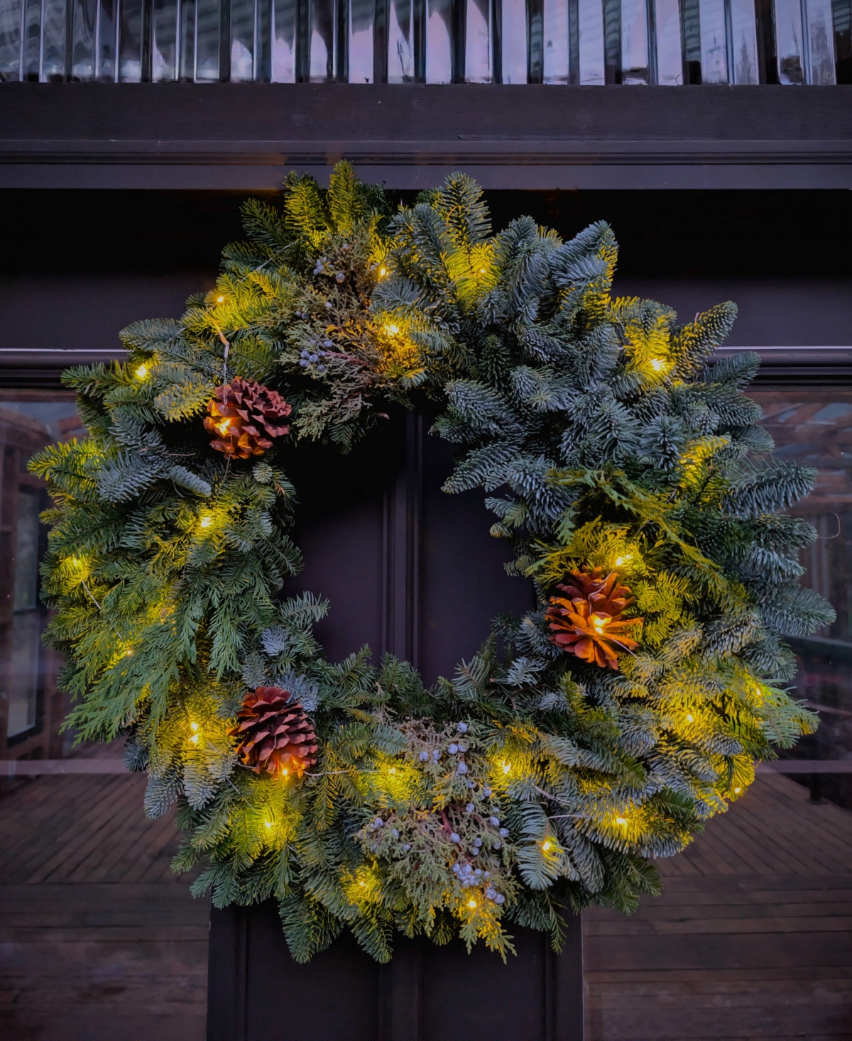 International Christmas Innovation Traditional Noble Fir Fresh Wreath with Warm Lights, 28