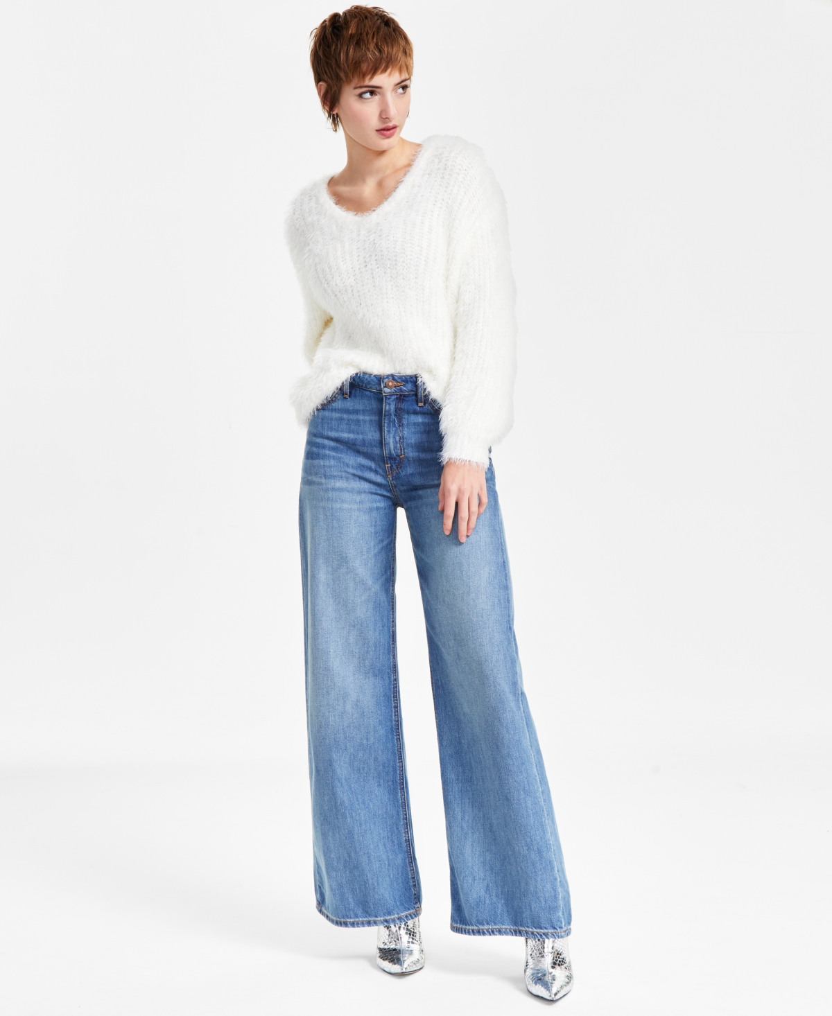 GUESS WOMEN'S NATSUMI EYELASH-TEXTURE V-NECK SWEATER 