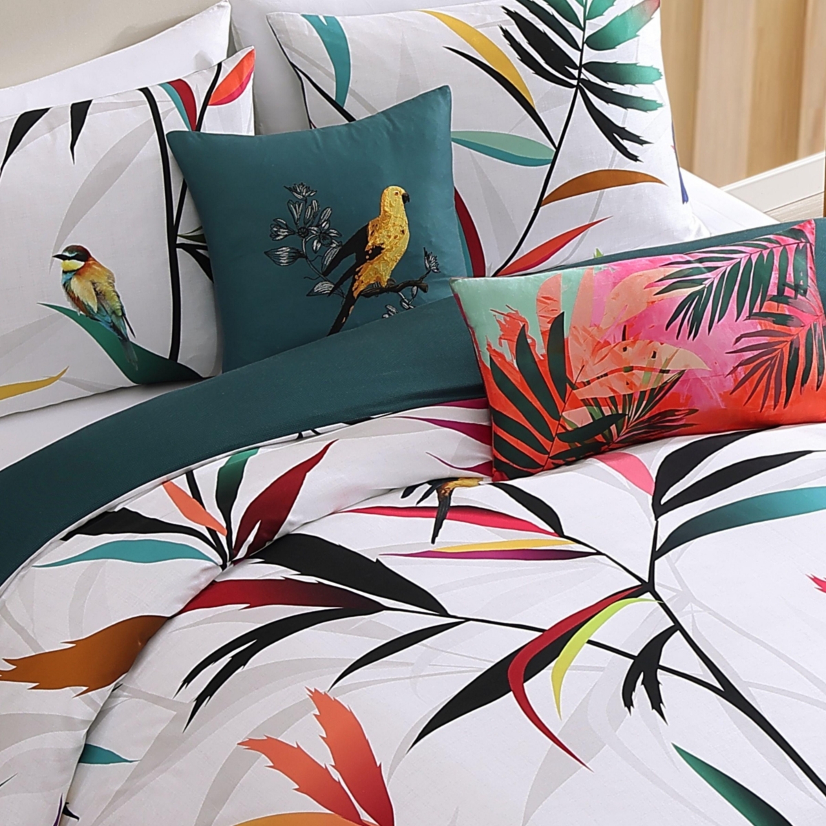Bebejan Tropical Fusion Bedding 220 Thread Count 100% Cotton Sateen 5 Piece Queen Size Reversible Comforter Set