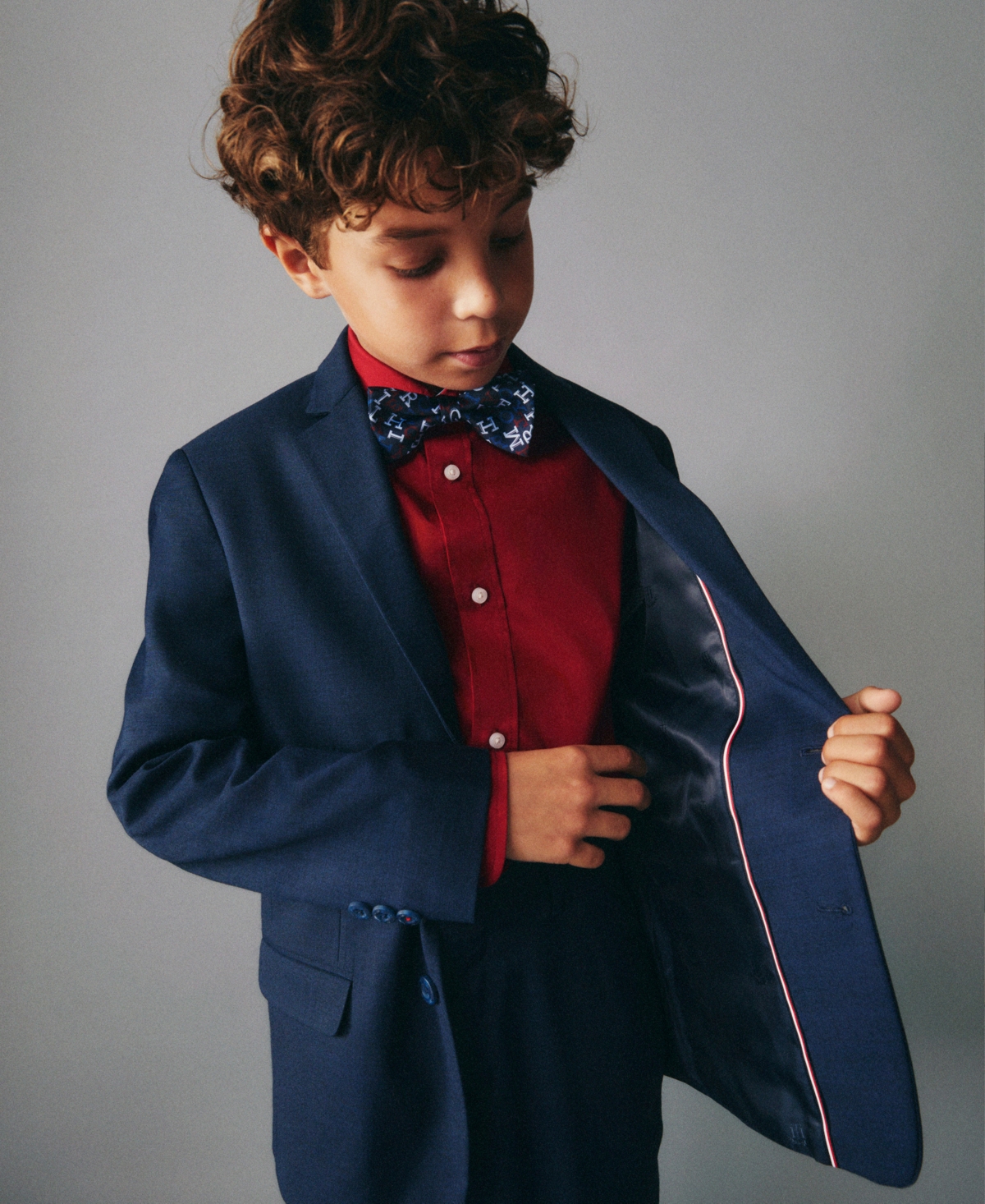 Tommy Hilfiger Big Boys Long Sleeve Stretch Solid Poplin Shirt and Bow Tie