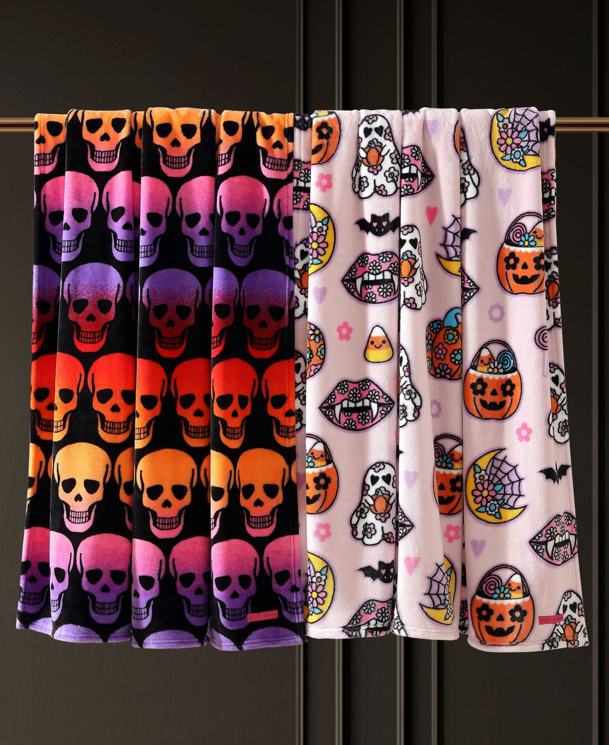 Betsey Johnson Halloween Ultra Soft Plush Fleece Throw, 70" X 50" In Black