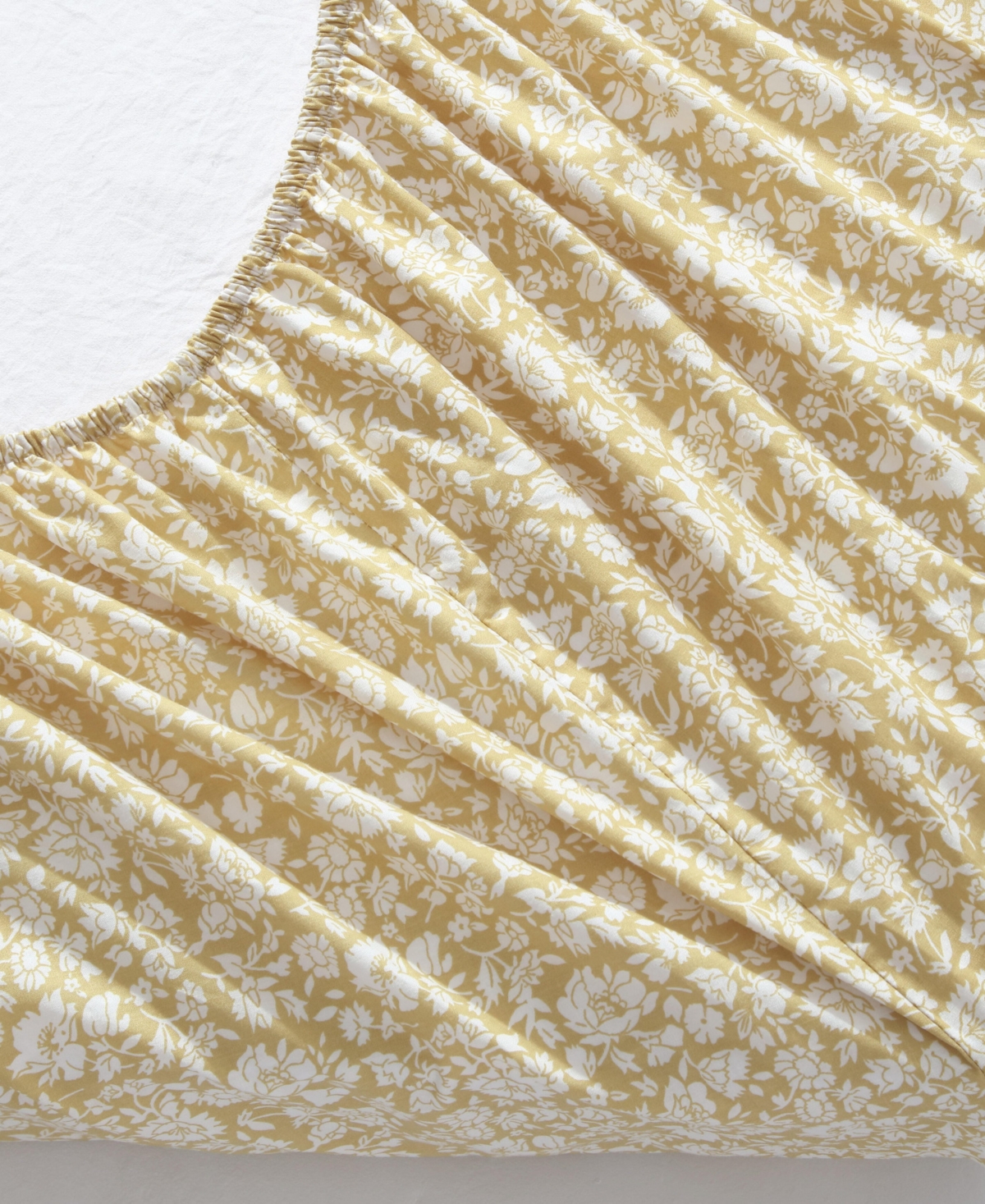 Laura Ashley 200 Thread Count Heirloom Ditzy Cotton Percale Sheet Set In Heirloom Ditzy