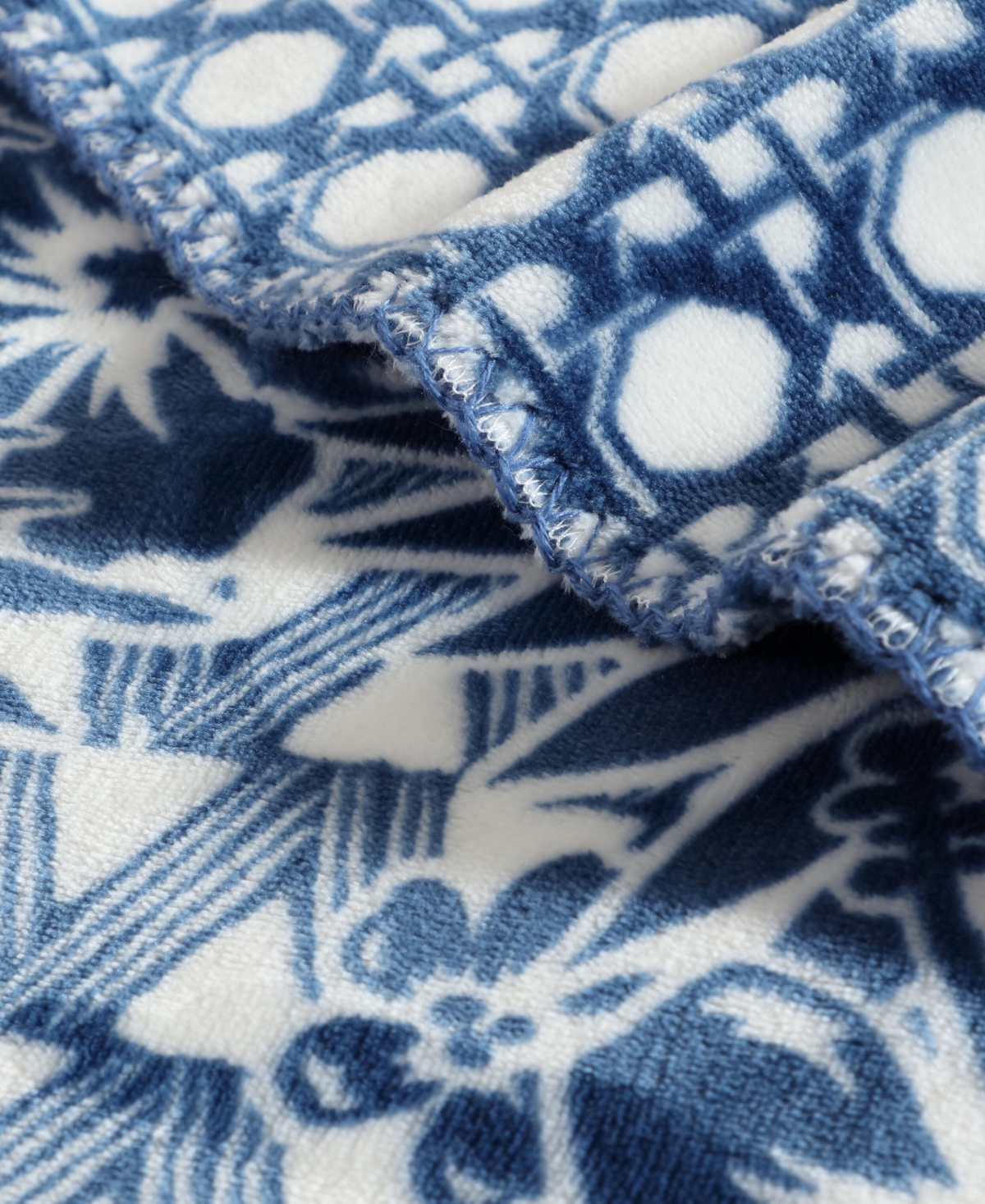 Tommy Bahama Home Closeout!  Lanikai Fronds Flannel Blanket, King In Blue