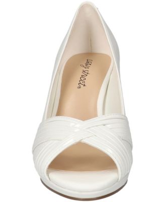 Women's Lavish Slip-On Platform Pumps