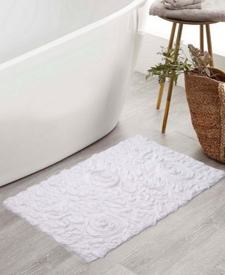 Home Weavers Bell Flower Bath Rug, 21" x 34"