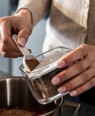 CUBE 12-Piece Small and Medium Food Storage Set with Vacuum Pump