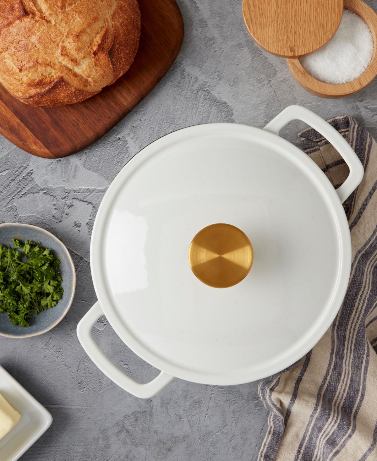 Smith And Clark Sage Green 3-quart Enameled Cast Iron Dutch Oven In Cream
