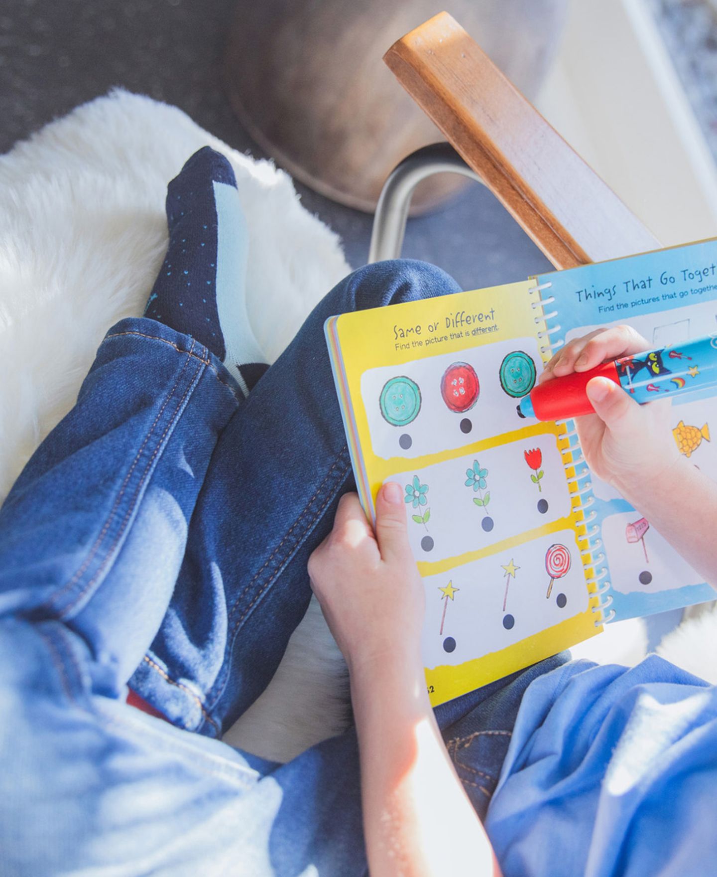 Детская игрушка Educational Insights Pete the Cat Interactive Reading and Math Activity Book, Ages 4+ — фото 11
