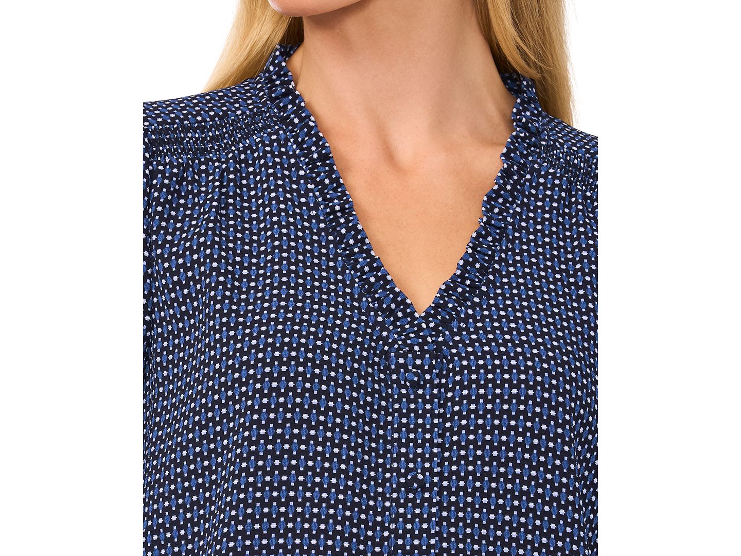 Женская блузка CeCe Ruffled V-Neck Button-Front Blouse, цвет: Garden Geo — фото 3