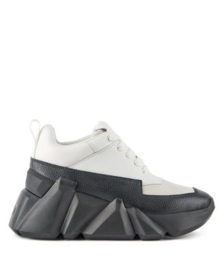 United Nude
