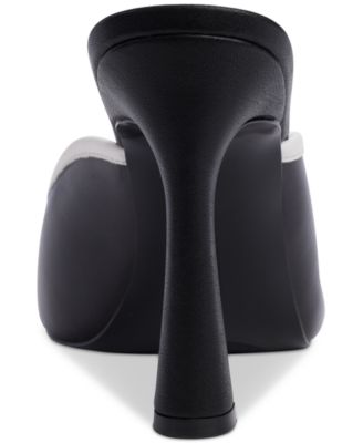 Women's Chatura Pumps