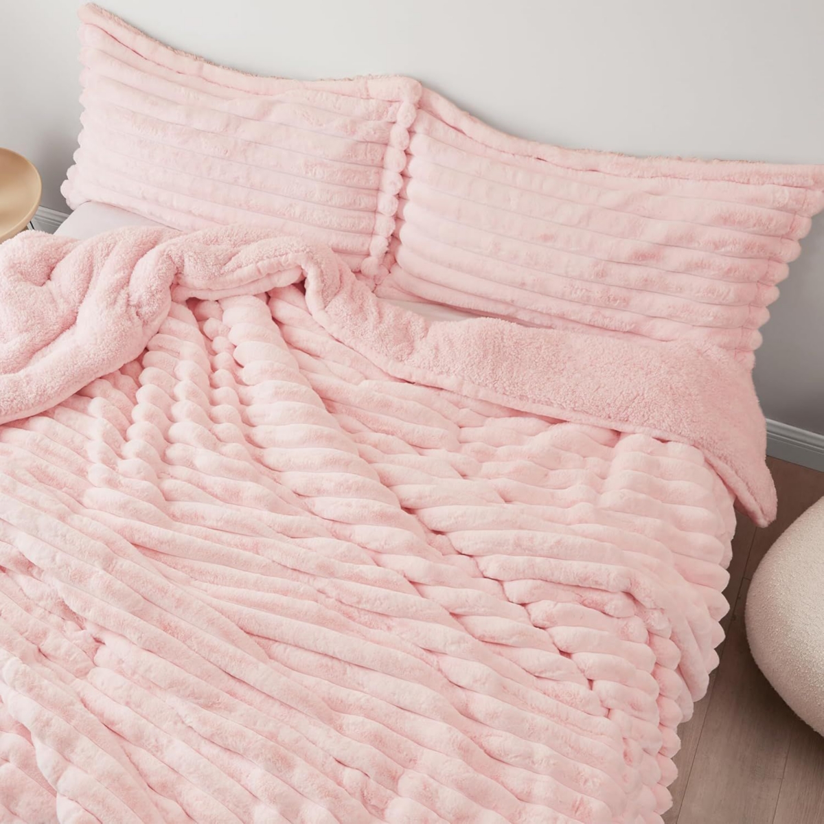Byourbed Roll Cakes Chunky Bunny - Coma Inducer Oversized Comforter Set -- Heavenly pink