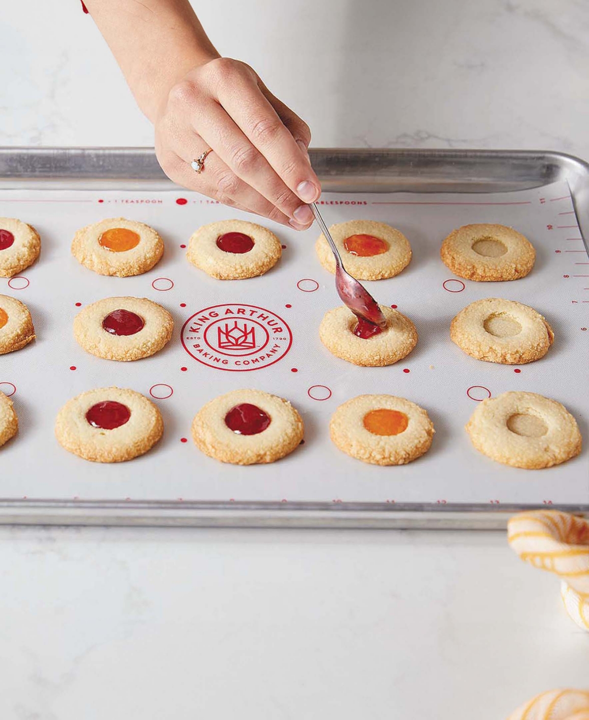 King Arthur Baking Company Nonstick 16.5" X 11.5" Cookie Mat In White,red