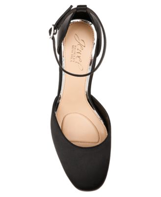 Women's Stephanie Closed Toe Platform Pumps