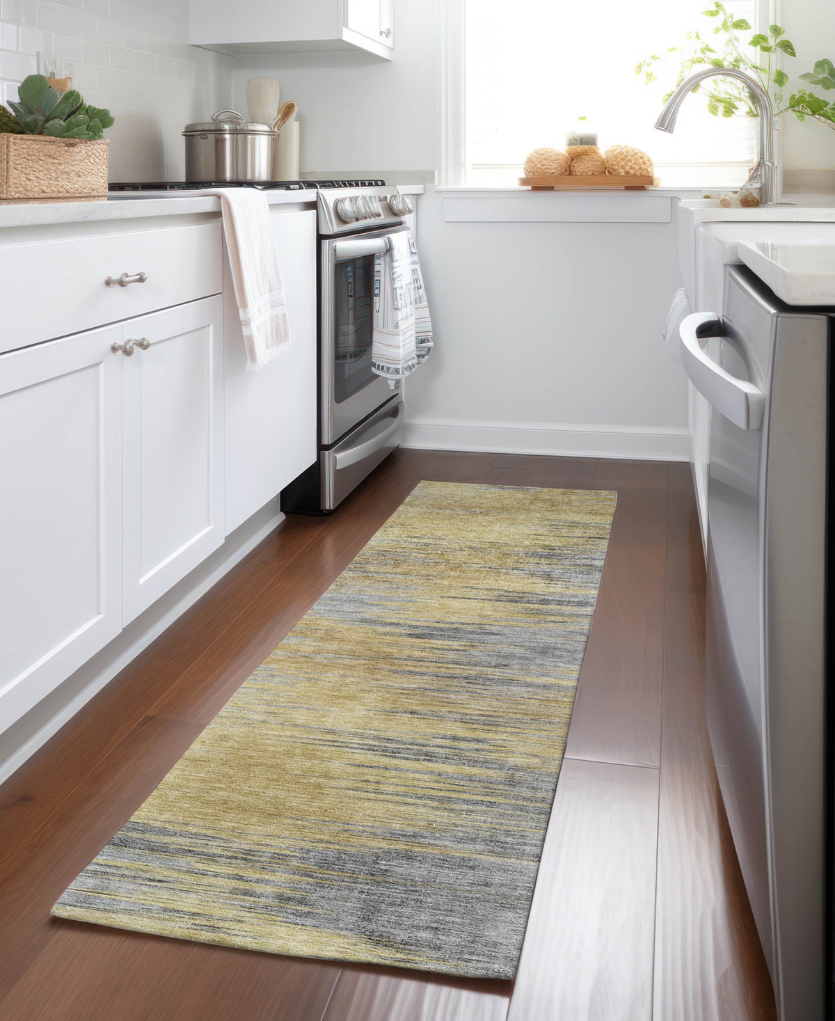 Addison Chantille Acn793 2'3''x7'6'' Runner Area Rug In Gold