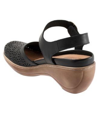 Mabelle Perf Clog