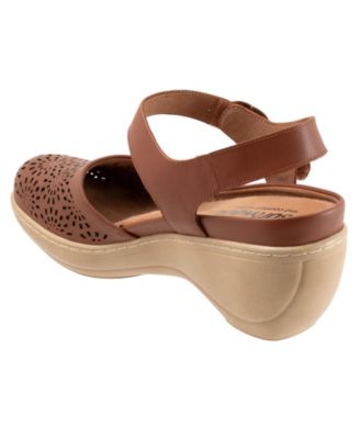 Mabelle Perf Clog