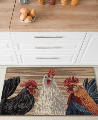 Esencia Three Roosters 2'5"x3'11" Area Rug