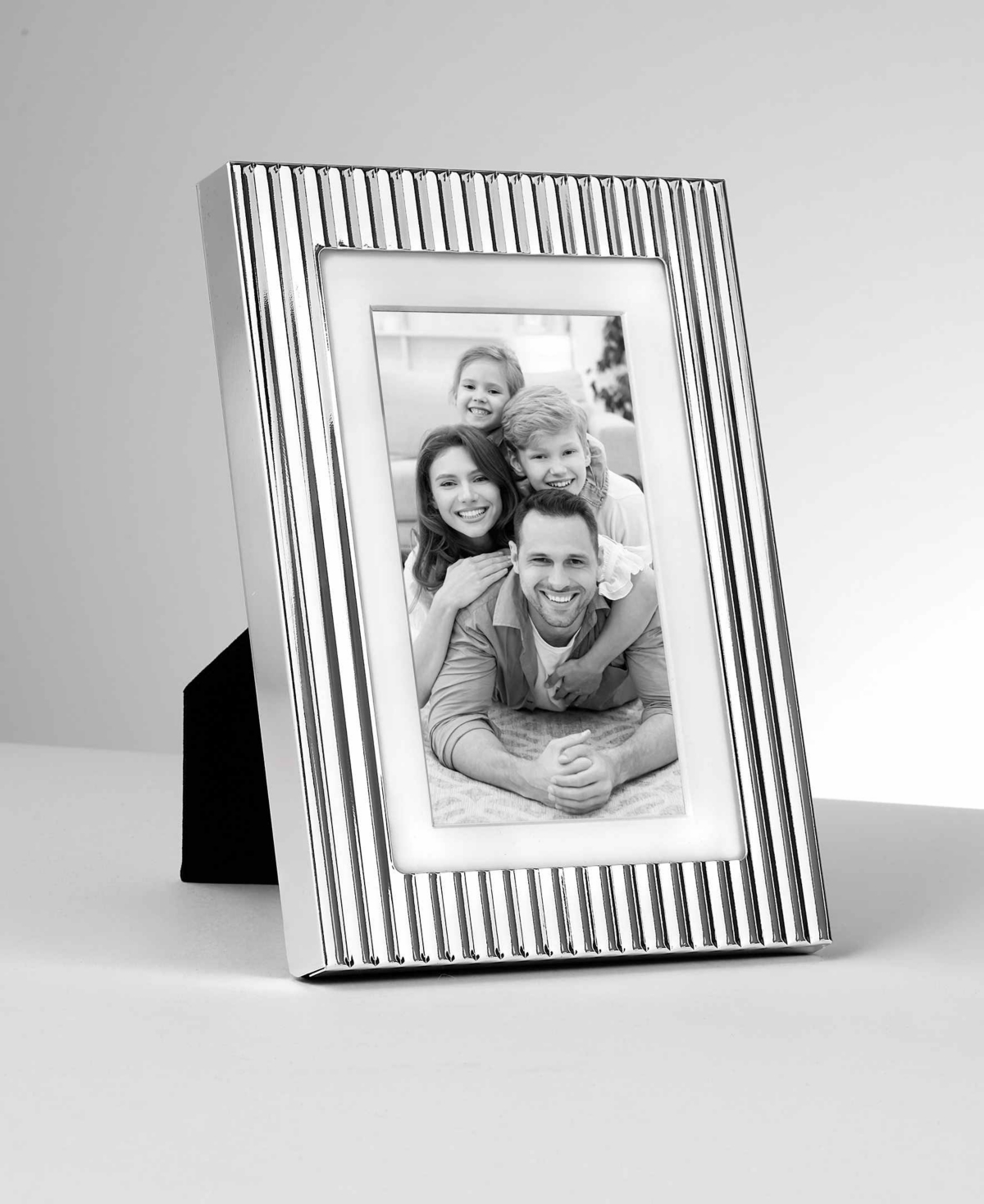 Philip Whitney Kelly Metal Picture Frame, 4" X 6" In Silver