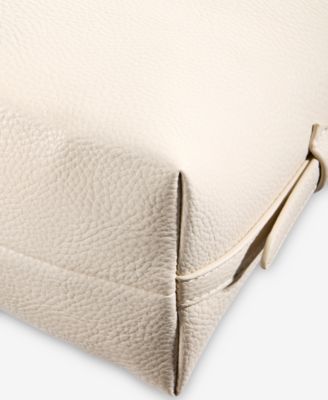 Pebble Soft Medium Shoulder Bag