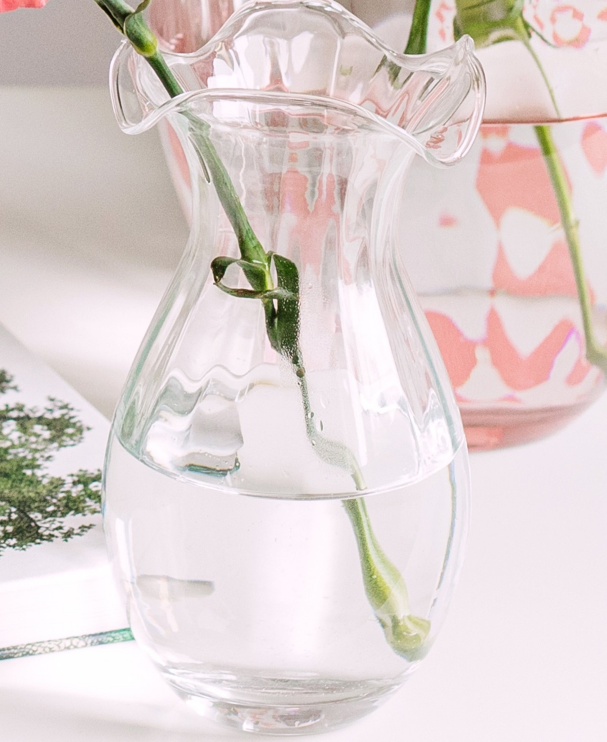 Vietri Hibiscus Fluted Glass Vase In Clear