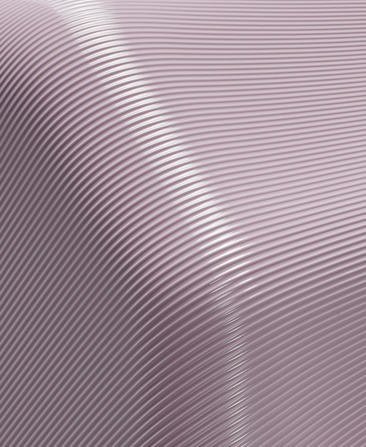 Dkny Clean Cut 21" Carry-on Spinner In Lavender