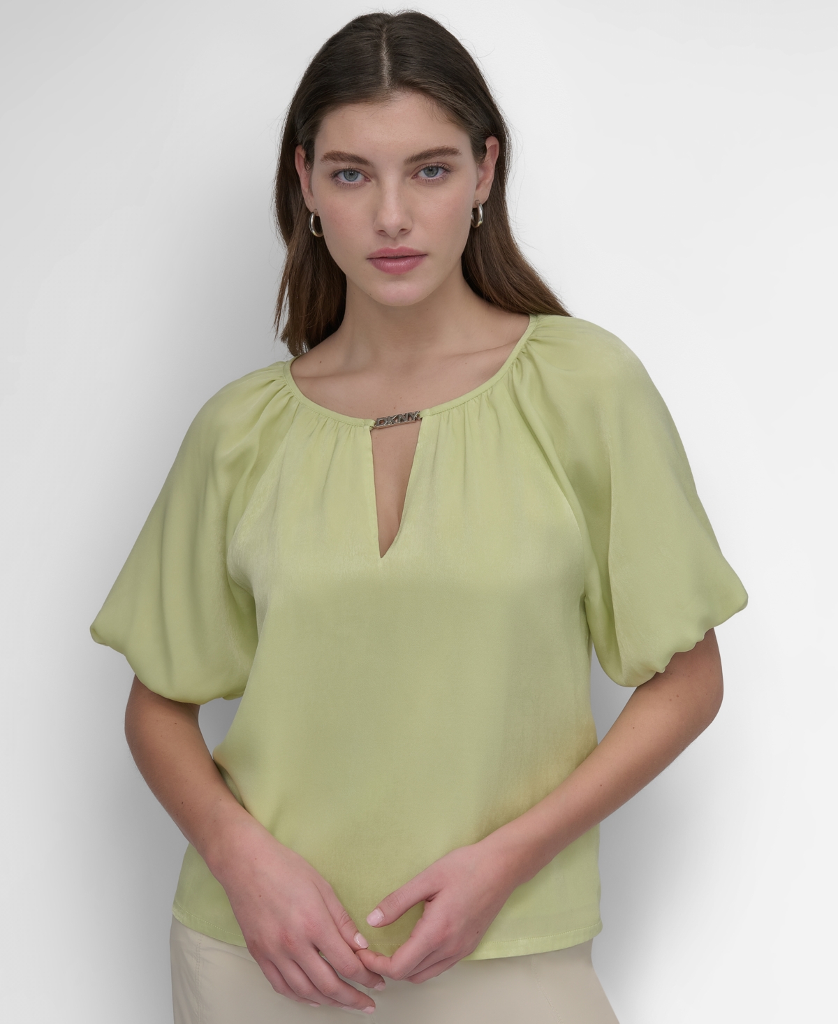 Women's Round-Neck Puff-Sleeve Blouse - Tea Green