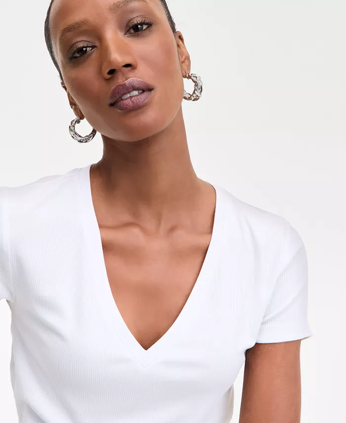 Women's Drapy Ribbed V-Neck Top - thumbnail 6