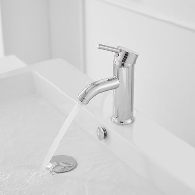 8-inch Single Hole Single-Handle Bathroom Faucet With Pop Up Drain in Polished Chrome