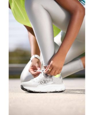 Women's Devotion X Max Classic Walking Sneakers