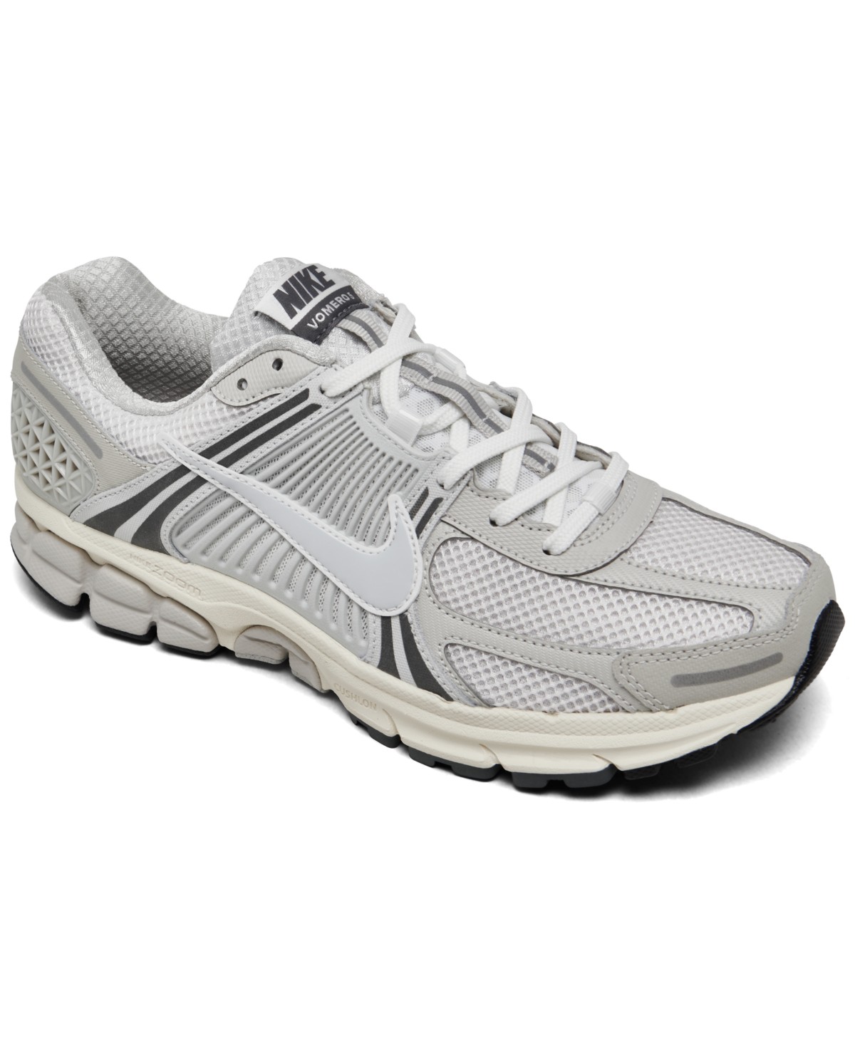 Женские кроссовки Nike Men's Zoom Vomero 5 Casual Sneakers from Finish Line — фото 1