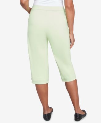 Women's Parrot Cay Novelty Cuff Tummy Control Capri Pants