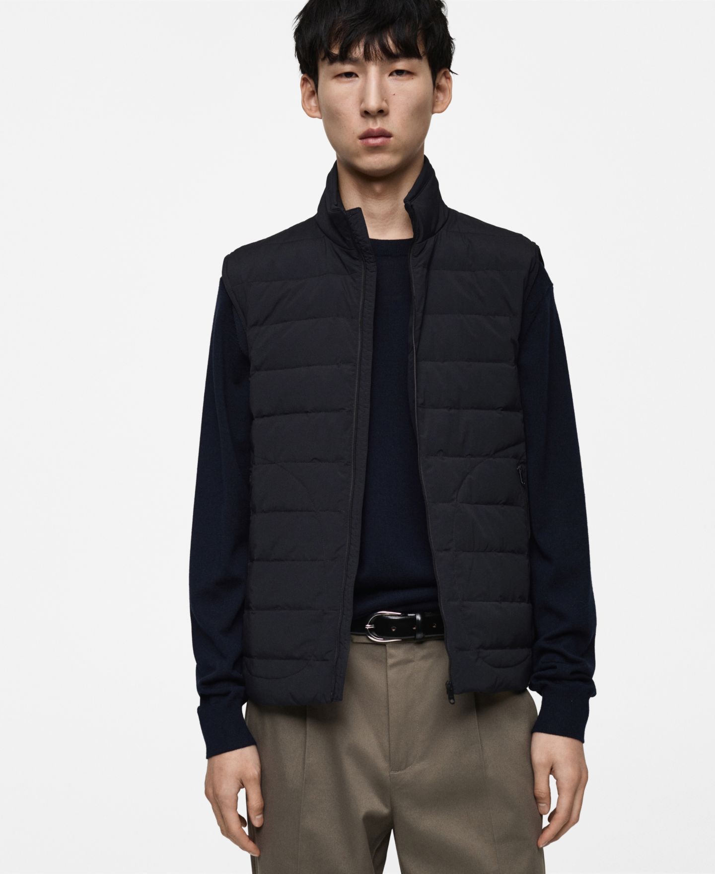 Мужской жилет MANGO Down And Feather Quilted Vest, цвет: Тёмный тёмно-синий — фото 1