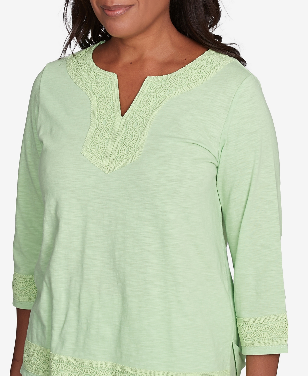 Alfred Dunner Plus Size Parrot Cay Solid Split Neck Lace Trim Top In Palm Green