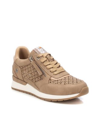 Women's Casual Sneakers Refresh Collection