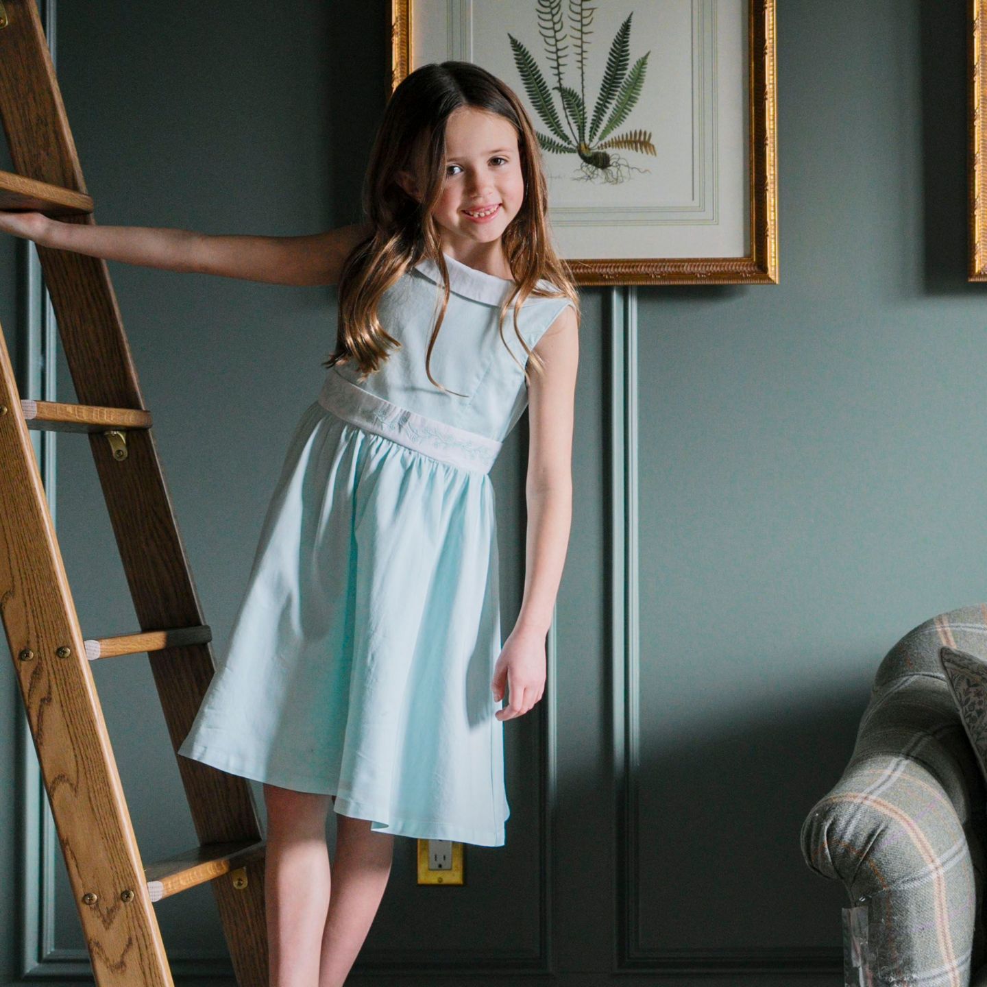 Платье Hope & Henry Heirloom Round Collar Sateen Party Dress with Embroidered Sash для девочек-малышей, цвет: Бледный зелёный — фото 6