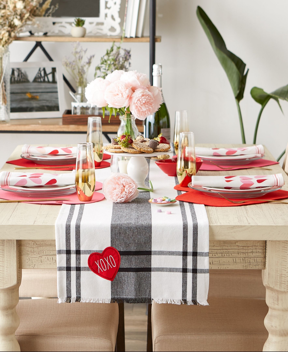 Design Imports Heart Xoxo Plaid Table Runner, 14" X 72" In Black,white