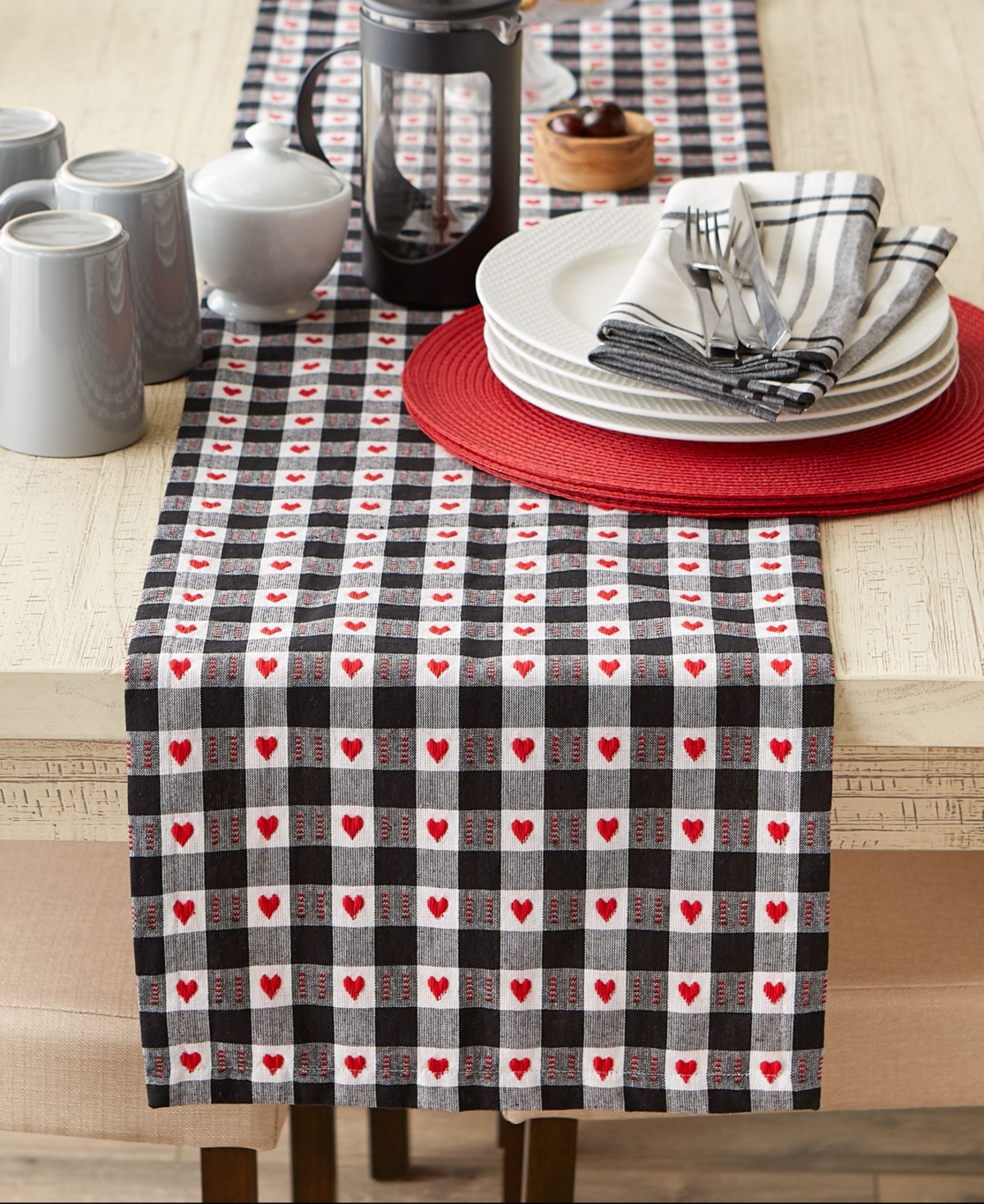 Design Imports Hearts Dobby Check Table Runner, 14" X 108" In Black,red