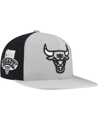Mitchell & Ness - Men's Gray Chicago Bulls Core Snapback Hat