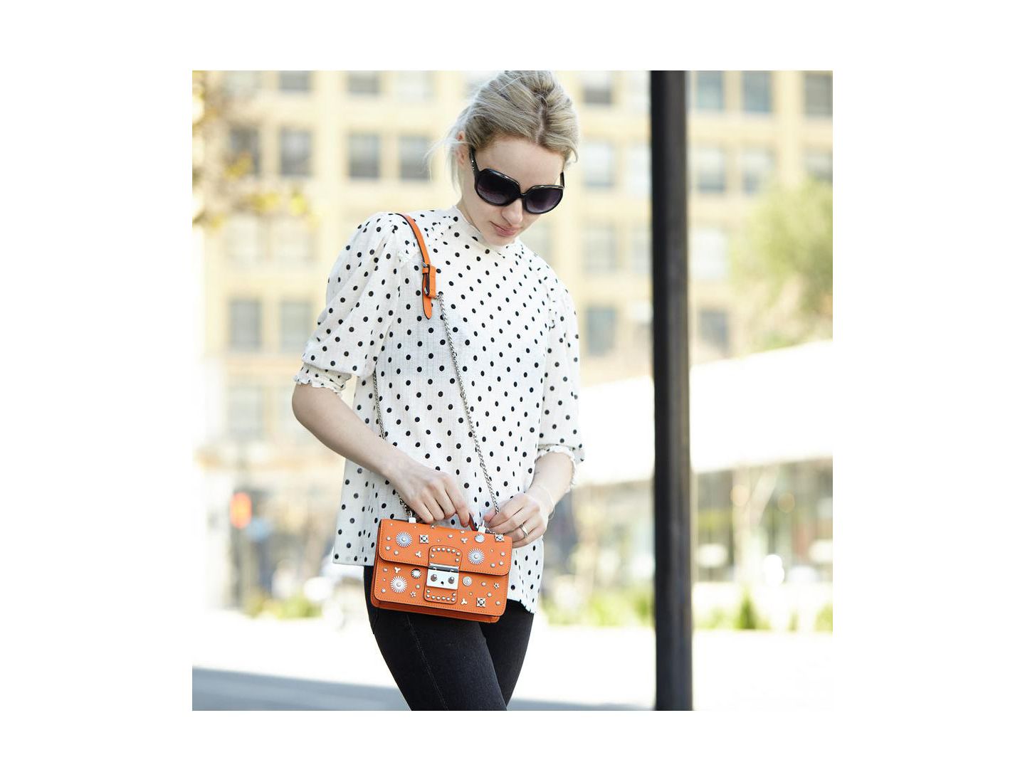 Женская сумка SUSU Hollywood Leather Small Top Handle Purse Studded Mini Crossbody Bag Structured with Buckle Closure, цвет: Оранжевый — фото 3