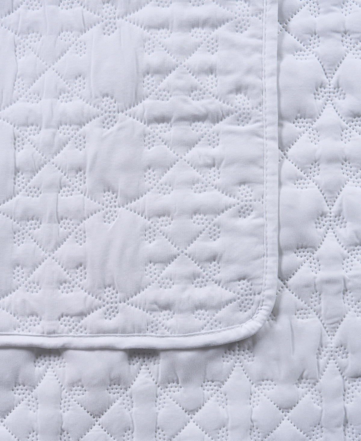 Seventh Studio Leaf Solid Pinsonic Microfiber 3-pc. Quilt Set, Full/queen In White