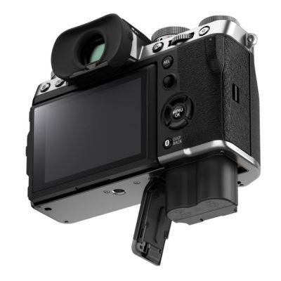 X-T5 Mirrorless Camera with XF 16-80mm f/4.0 R OIS WR Lens