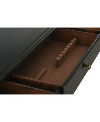 Daria Server, Created for Macy's