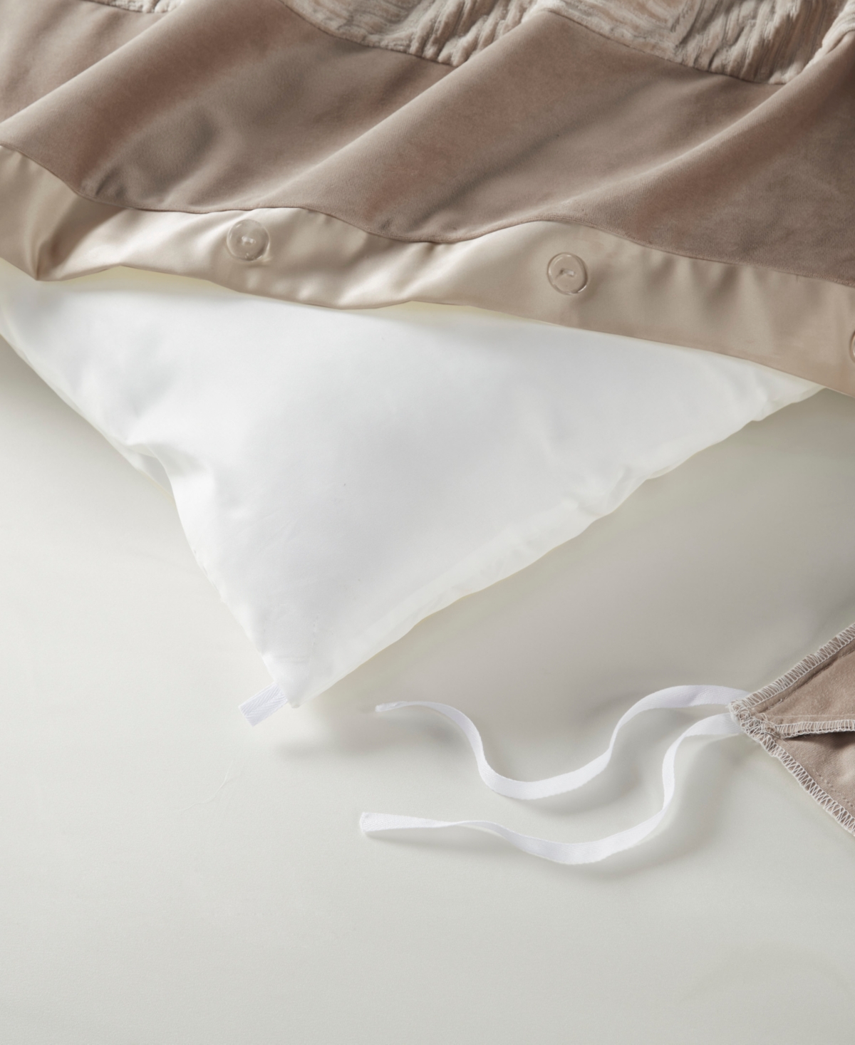 Madison Park Signature Pescal Oversized Velvet 8-pc. Comforter Set, Full/queen In Sand