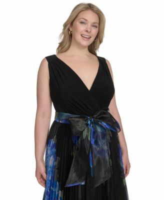 Plus Size V-Neck Printed Pleated Organza Gown
