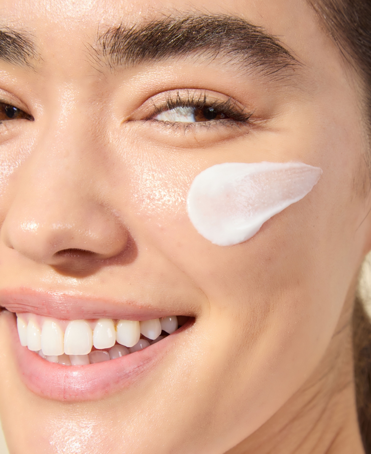 Tonymoly Green Tea Superlight Daily Defense Sunscreen In No Color