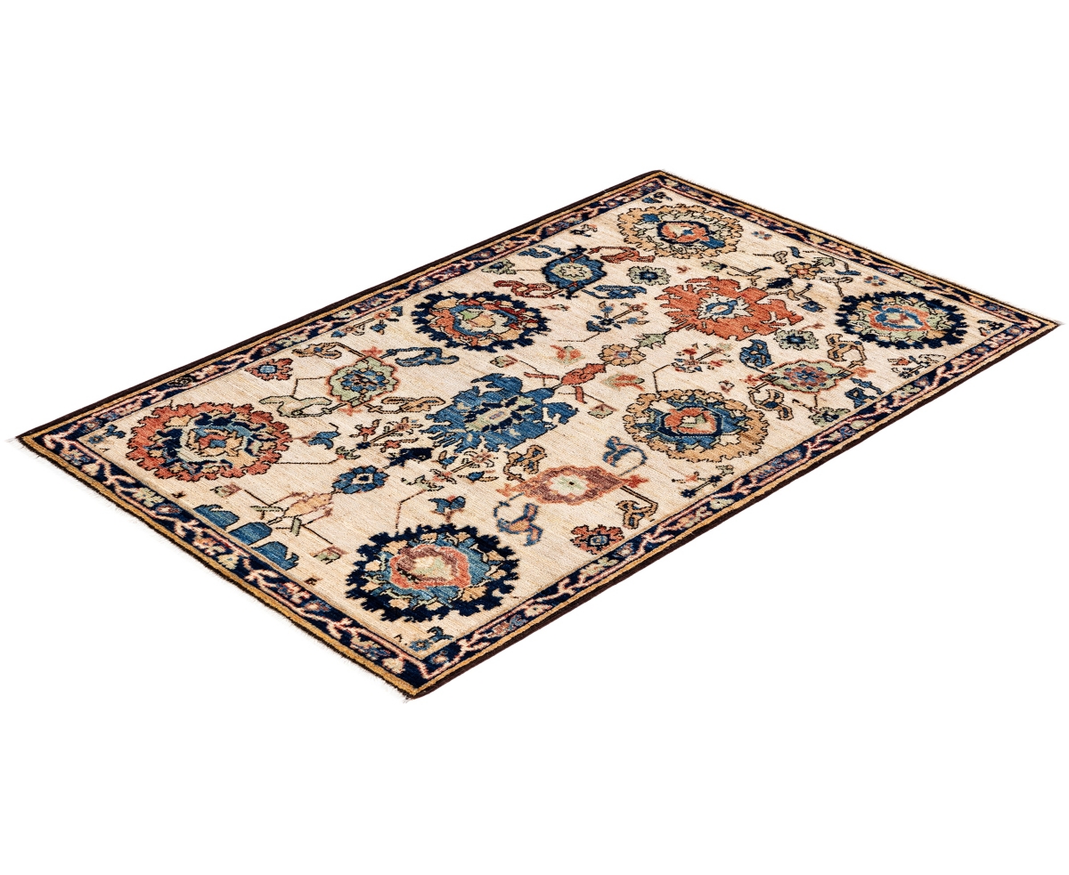 Adorn Hand Woven Rugs Serapi M1945 3'2''x5' Area Rug In Ivory